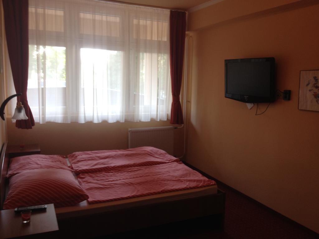 Hotel Family Balatonföldvár Cameră foto