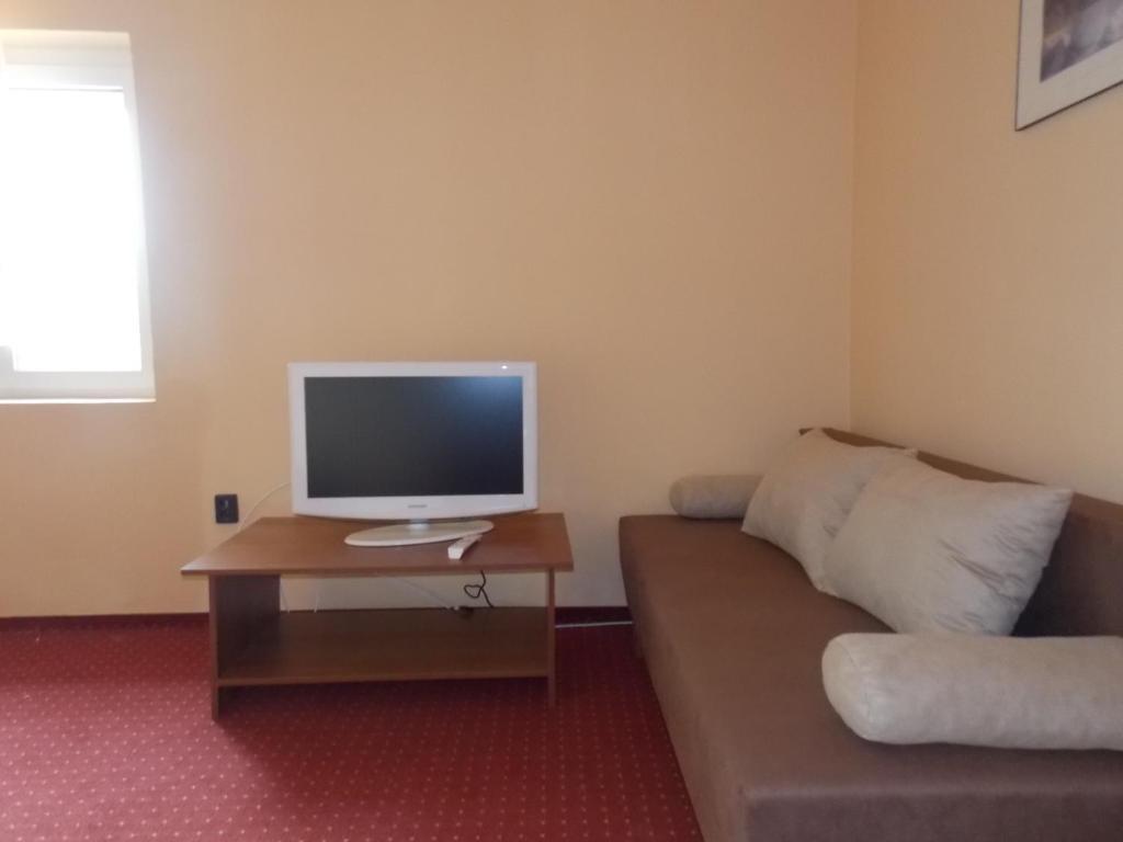 Hotel Family Balatonföldvár Cameră foto